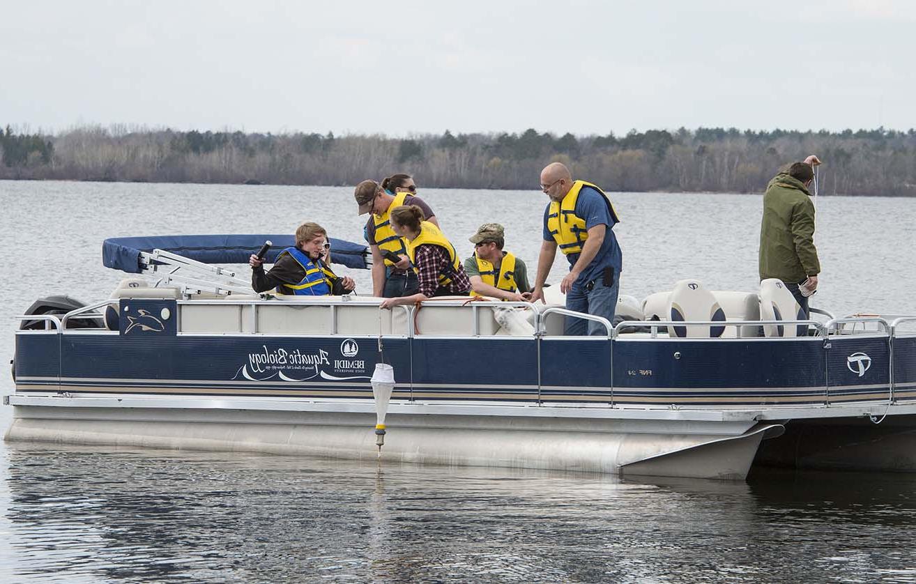 Students and faculty on the H.T. Peters Aquatics Lab pontoon